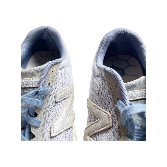 New Balance Arishi V2 Waris Fresh Foam Women Size 7.5 Sneakers. In ice blue. - Picture 6 of 13